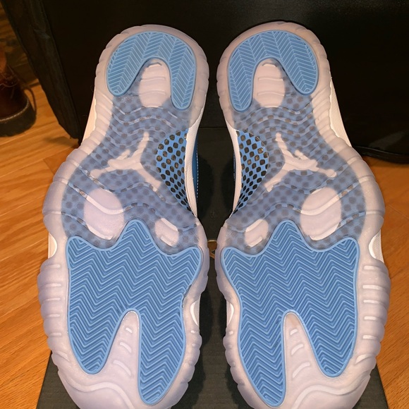 Air Jordan 11 Low UNC - Picture 5 of 9